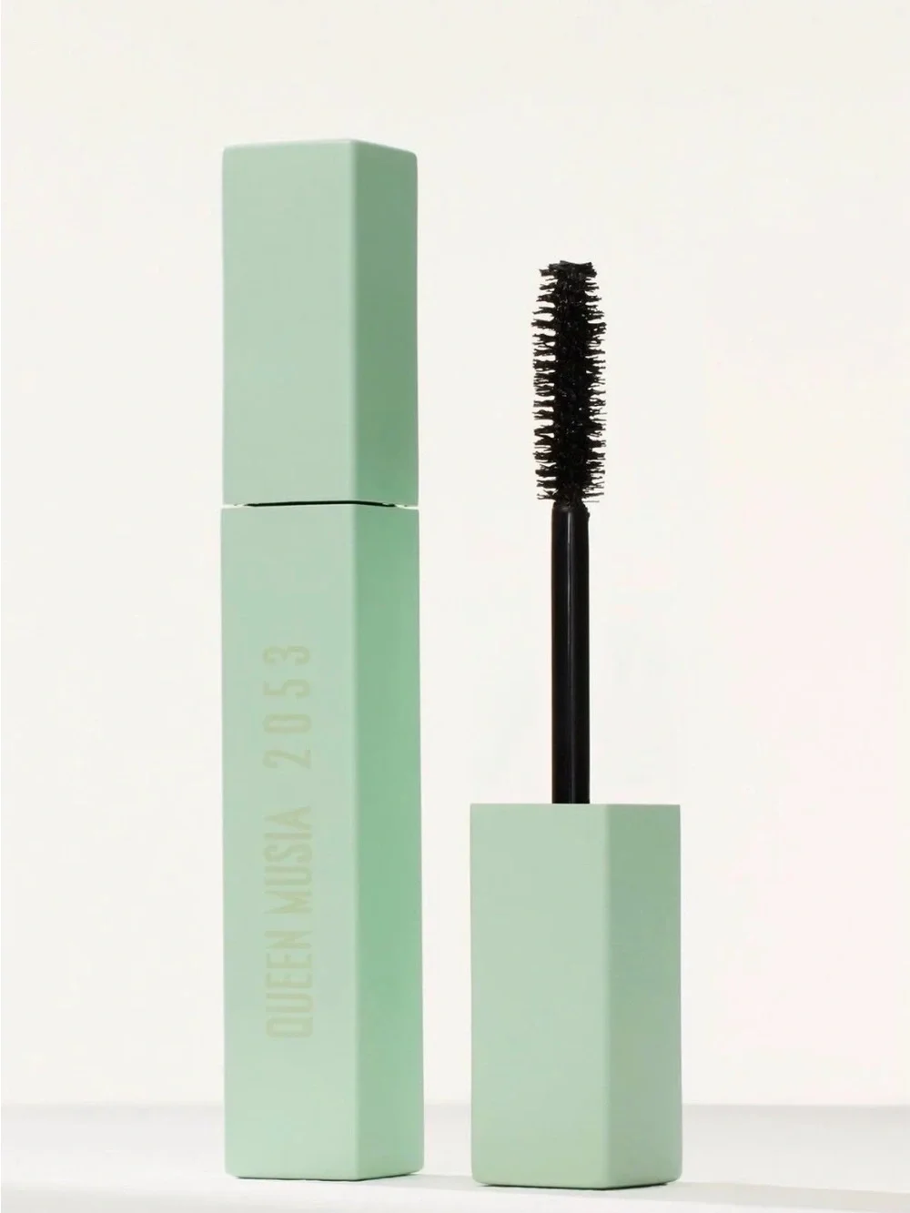 Queen Musia 2053 Mascara- with Lash Growth Extract-Made in Italy 🇮🇹